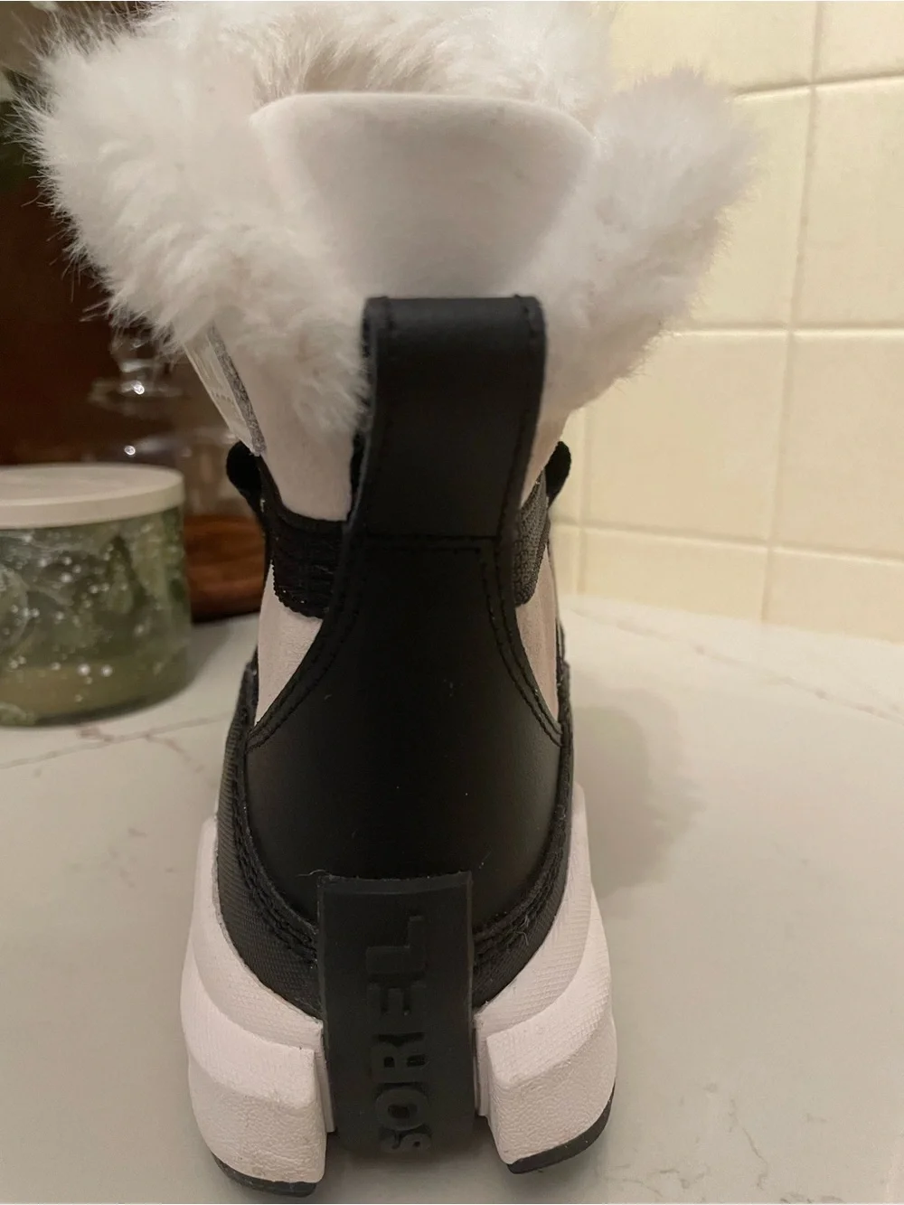 Sorel Ona RMX Glacy WP (Style NL5050-125) in Sea Salt/Black